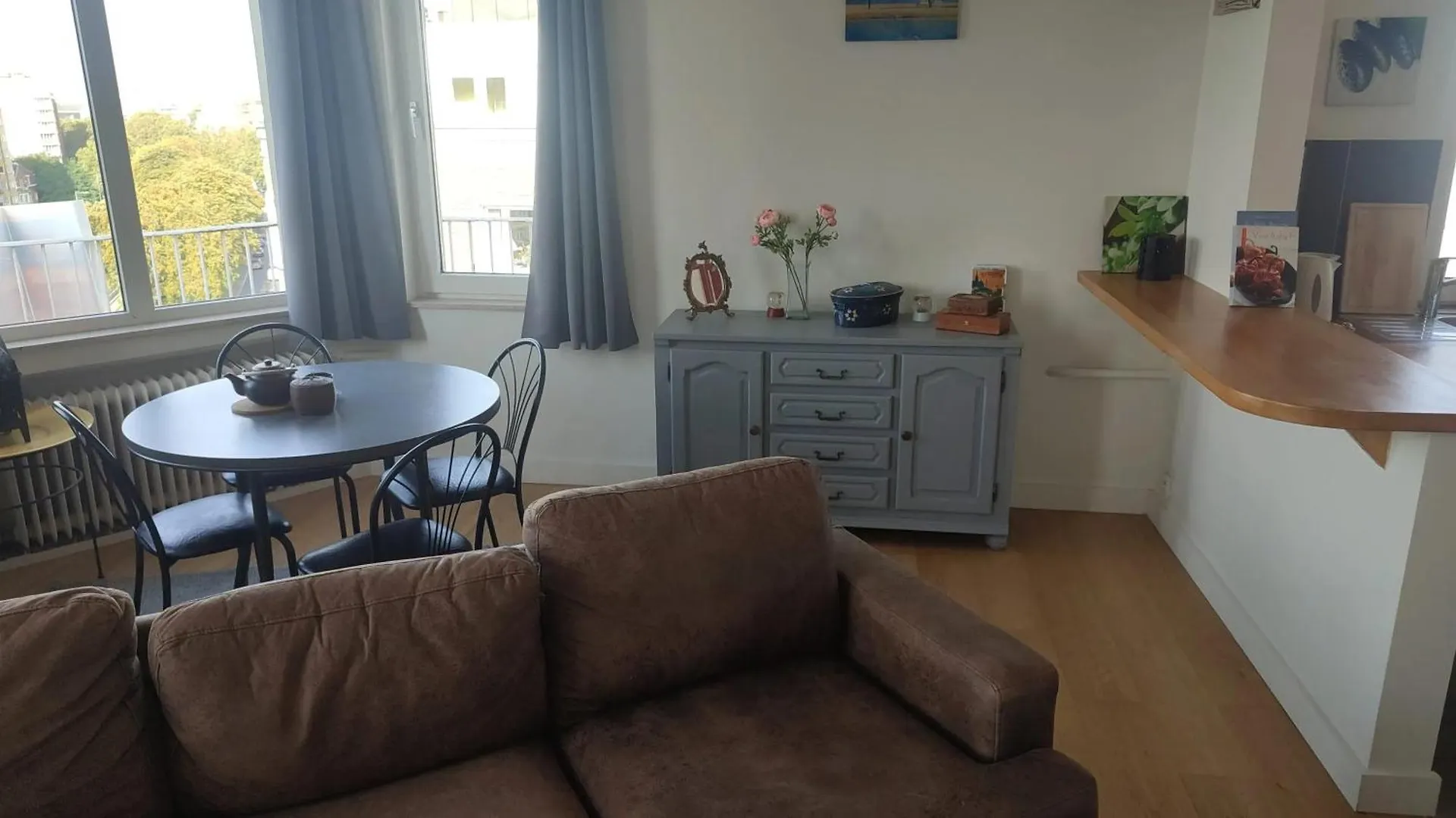 Charming Apartment In Etterbeek 70 M² With Balcony contacts